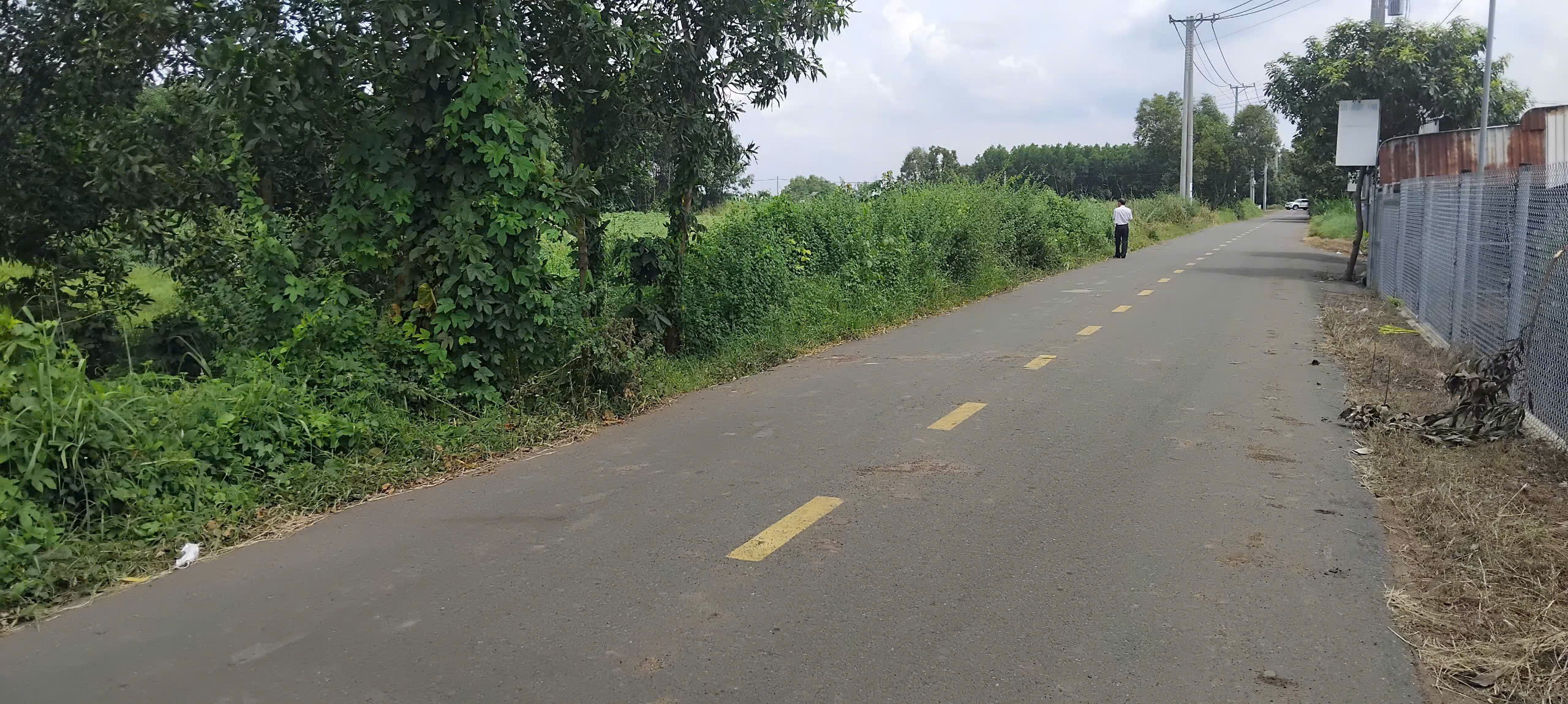Bán đất cạnh khu công nghiệp Tín Nghĩa (Đất Đỏ, Bà Rịa Vũng Tàu). DT: 8095m2. Giá: 32,38 tỷ (4 triệu/m2) 